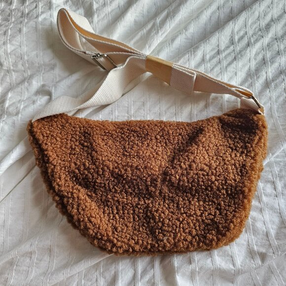 New Octobre Editions Fleece Crossbody Pouch - 2024 - Khaki - Picture 2 of 11